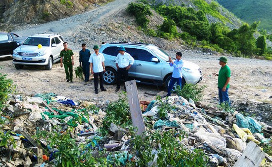 Lại phát hiện bãi rác thải nghi của Formosa đổ trái phép