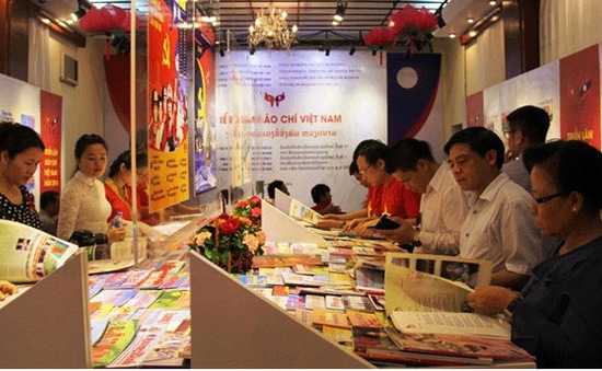 Triển lãm báo chí Việt Nam tại Lào năm 2016
