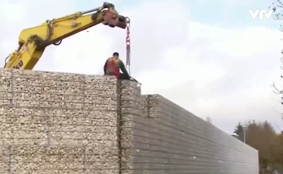 Đức: Tranh cãi về bức tường “ngăn tiếng ồn” tại trại tị nạn