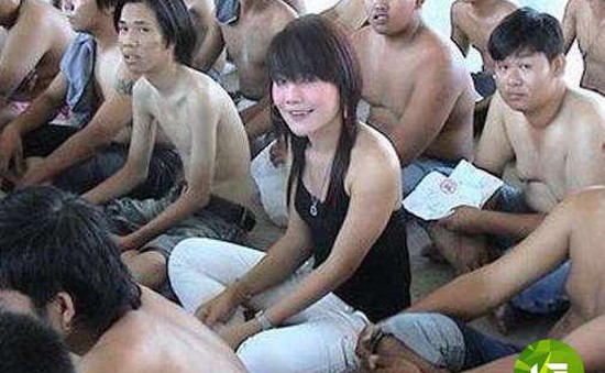“Dở khóc dở cười” chuyện khám nghĩa vụ quân sự người chuyển giới ở Thái Lan
