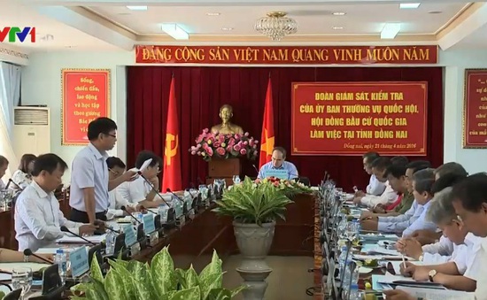 Đồng chí Nguyễn Thiện Nhân kiểm tra công tác chuẩn bị bầu cử tại Đồng Nai