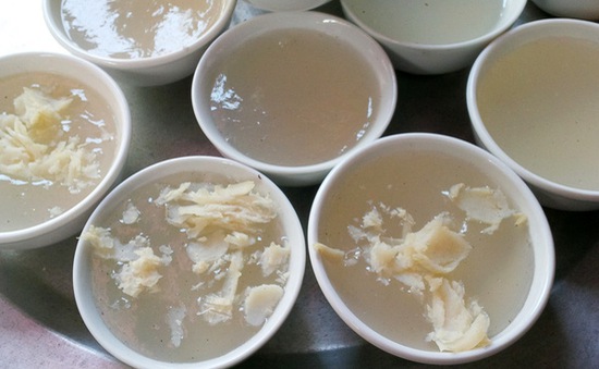 Chè củ mài: Món ngon giải khát cho du khách khi đến chùa Hương