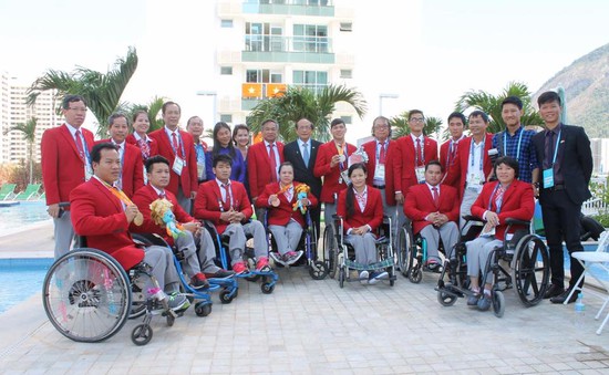 Paralympic Rio 2016: Đại sứ Việt Nam tại Brazil thăm Đoàn Thể thao NKT Việt Nam tại làng VĐV