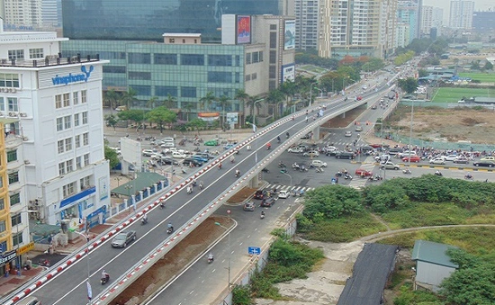 Cầu vượt Hoàng Minh Giám - Nguyễn Chánh chính thức thông xe