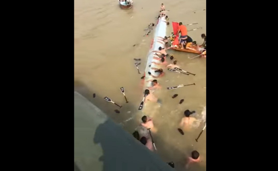 Trung Quốc: 3 người mất tích trong cuộc đua thuyền rồng