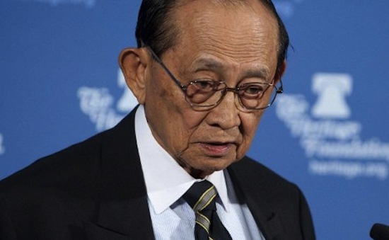 Cựu Tổng thống Philippines nỗ lực "phá băng" quan hệ với Trung Quốc