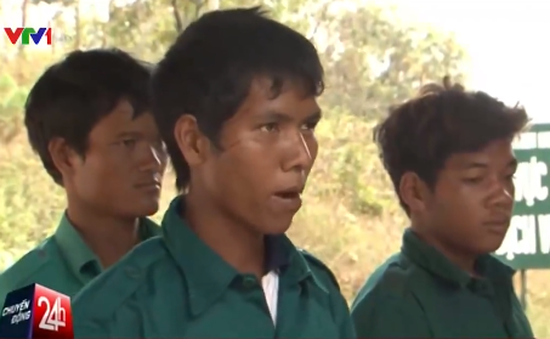 Lâm tặc liên tiếp hành hung 11 thành viên tổ bảo vệ rừng