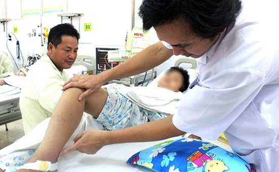 Cứu sống bệnh nhân bị rắn hổ mang cắn tại Đồng Nai