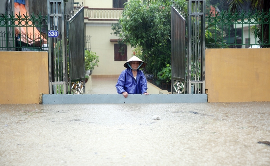 Quảng Ninh: Di dời gần 100 hộ dân do mưa lũ