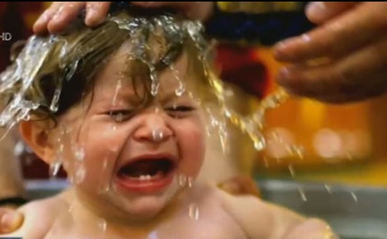 Tiếng khóc trẻ sơ sinh làm tăng sự quyết đoán ở người lớn