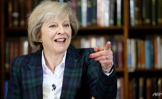 Bà Theresa May trở thành ứng viên duy nhất cho chức Thủ tướng Anh
