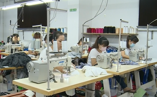 Việt Nam đứng đầu ngành dệt may châu Á về tuân thủ lương tối thiểu