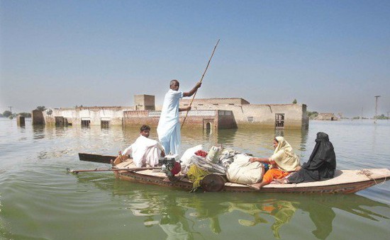 Hồ lớn nhất Pakistan bị hủy diệt vì ô nhiễm