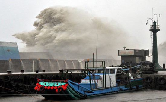 Trung Quốc đưa ra cảnh báo mức cao nhất về bão Meranti