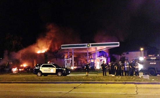 Bạo lực bùng phát ở Milwaukee sau khi cảnh sát Mỹ bắn chết nghi phạm
