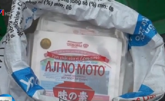 Bắt quả tang cơ sở sản xuất mì chính giả tại Hà Nội