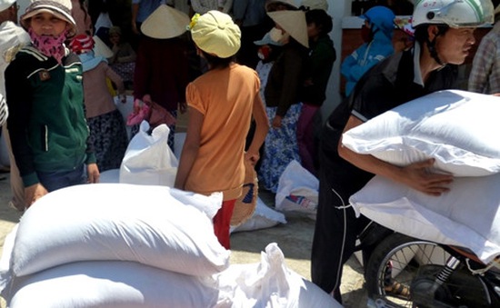Ninh Thuận cấp phát gạo cứu đói cho dân