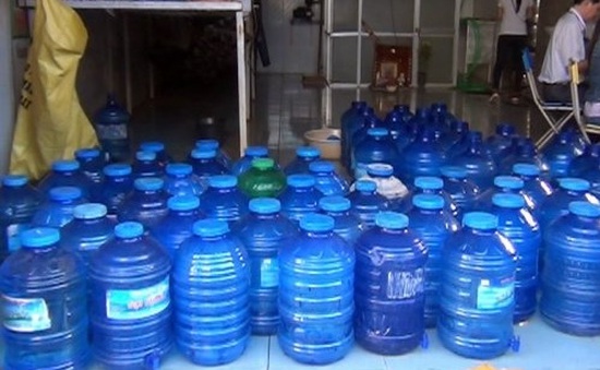 Gần 40% nước uống đóng bình tại TP.HCM không đạt chuẩn vệ sinh