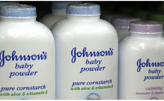 Johnson & Johnson vướng bê bối chất lượng sản phẩm