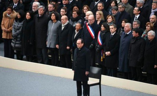 Pháp: Nhiều hoạt động tưởng niệm các nạn nhân của vụ khủng bố đẫm máu đêm 13/11