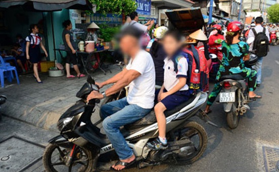 Hà Nội bỏ quy định buộc học sinh nghỉ học khi vi phạm giao thông