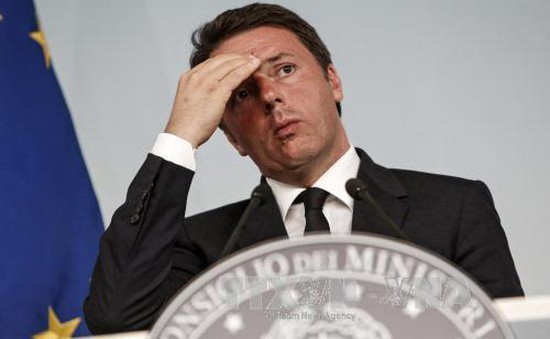 Thủ tướng Italy Matteo Renzi hoãn từ chức