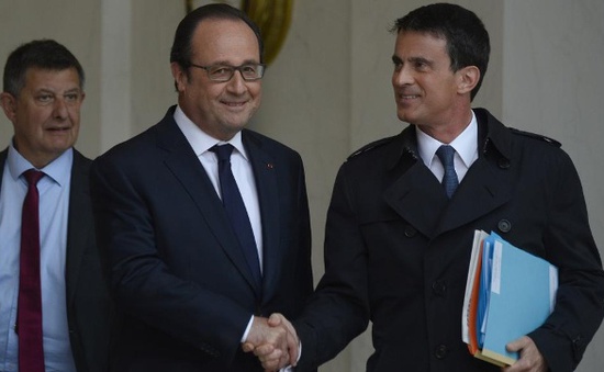 Tổng thống Pháp đặt vận mệnh chính trị vào “ván bài” Luật Lao động