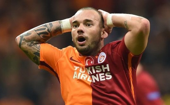 SỐC: Sneijder bị CLB chủ quản phạt 2 triệu Bảng vì... 11 chiếc thẻ vàng!
