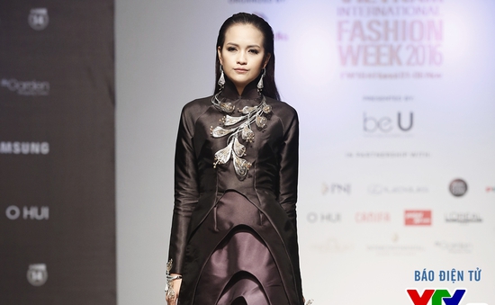 Ngọc Châu mở màn Tuần lễ thời trang quốc tế Việt Nam Thu - Đông 2016