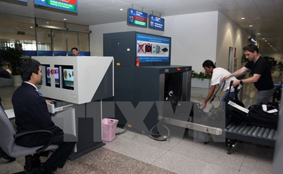 Lượng khách tăng hơn 50%, sân bay Tân Sơn Nhất quá tải nghiêm trọng