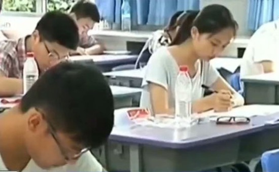 Trung Quốc ra lệnh cấm học sinh xé sách