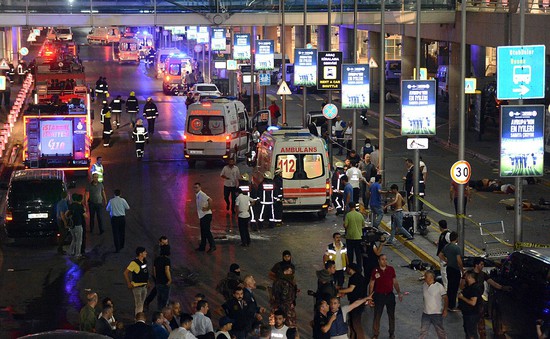 Đánh bom ở Thổ Nhĩ Kỳ: Gần 200 người thương vong, có dấu hiệu của IS