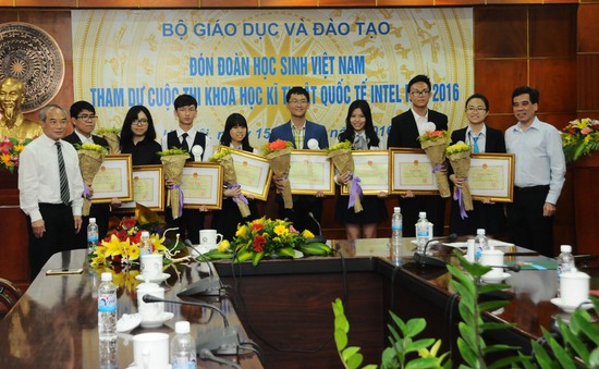 4 dự án của học sinh THPT Việt Nam đoạt giải quốc tế Intel ISEF 2016