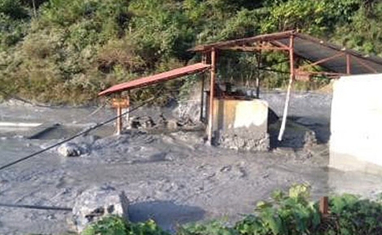 Xuất hiện tình trạng cá chết trên sông Gâm sau vụ vỡ bể chất thải