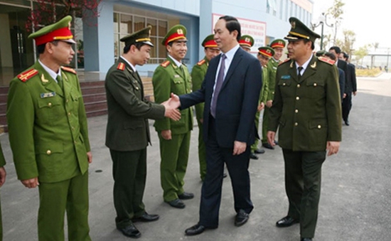 Bộ trưởng Trần Đại Quang thăm, chúc Tết Công an Nam Định