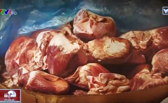 Kinh hoàng tim lợn đông lạnh siêu rẻ ở các chợ Hà Nội