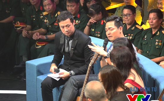 Giai điệu tự hào: MC Phan Anh bật khóc vì sự hy sinh của những người lính