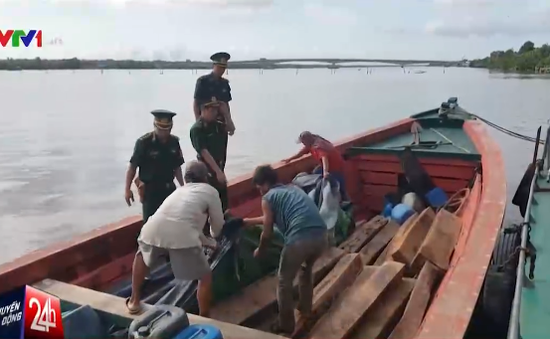 Bắt số lượng lớn gỗ quý hiếm trên biển tại Kiên Giang