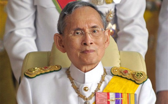 Sức khỏe Nhà vua Thái Lan chưa ổn định