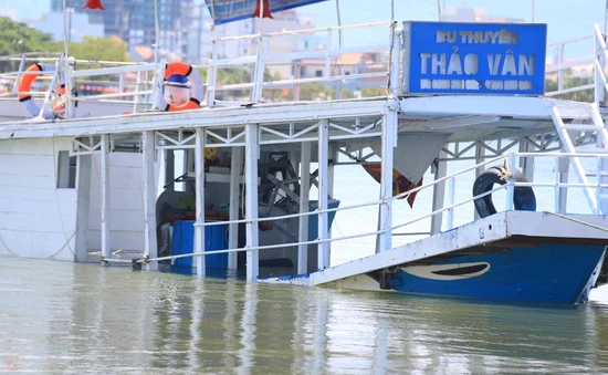 Vụ lật tàu trên sông Hàn: Cách chức Giám đốc Cảng vụ Đà Nẵng