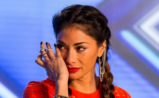 The X-Factor: Giám khảo bật khóc trước nỗi đau của thí sinh mất con