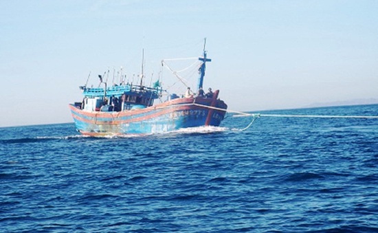 Tàu cá Khánh Hòa gặp nạn, 3 ngư dân được cứu sống