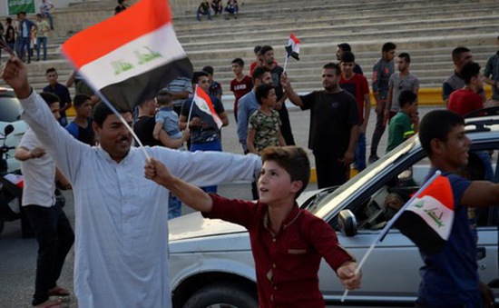 Người dân Iraq ăn mừng chiến thắng tại Mosul