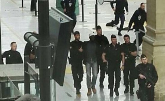 Pháp: Bắt giữ đối tượng cầm dao tại nhà ga