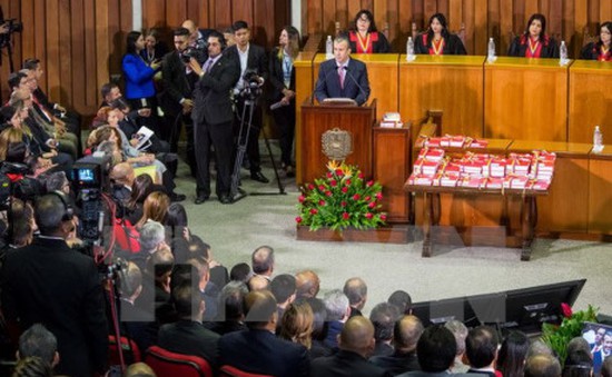 Tòa án Venezuela từ bỏ nỗ lực tước quyền của Quốc hội
