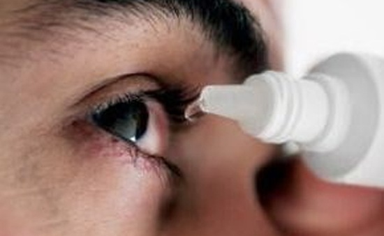 Vì sao không được tự ý mua thuốc nhỏ khi đau mắt đỏ?