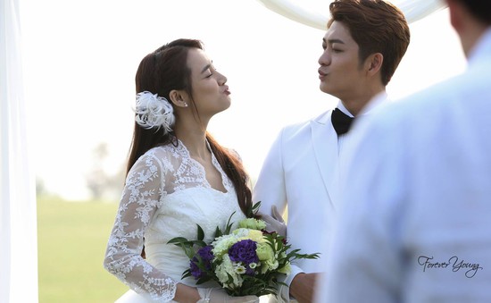 Tuổi thanh xuân 2: Trọn vẹn bộ ảnh đám cưới đẹp như mơ của Linh (Nhã Phương) và Junsu (Kang Tae Oh)