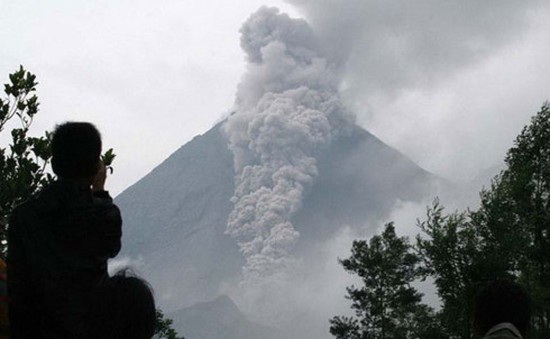 Indonesia: Núi lửa Agung ở Bali tiếp tục hoạt động mạnh hơn