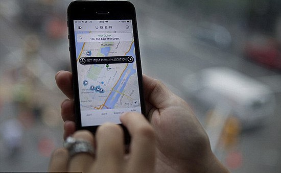 Anh: Uber bị chỉ trích vì vẫn tính giá giờ cao điểm