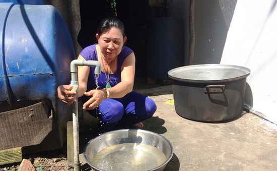 Hàng trăm hộ dân ở TP.HCM bị cắt nước sinh hoạt